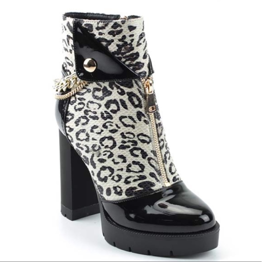 RESTOCK! City Classified Black Kitten Heel Mule - Picture 4 of 8